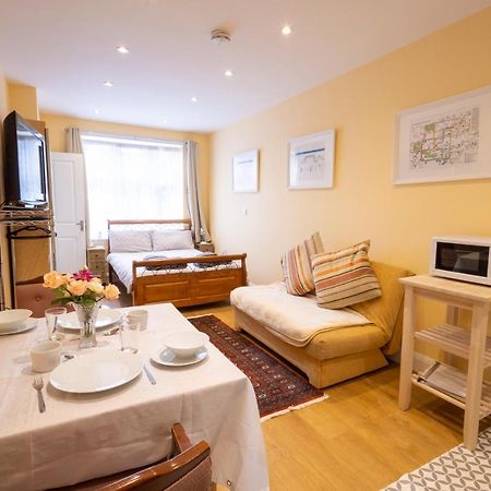 London Vegetarian Smoke & Pet Free En-Suite With Ev Parking エッジウェア エクステリア 写真