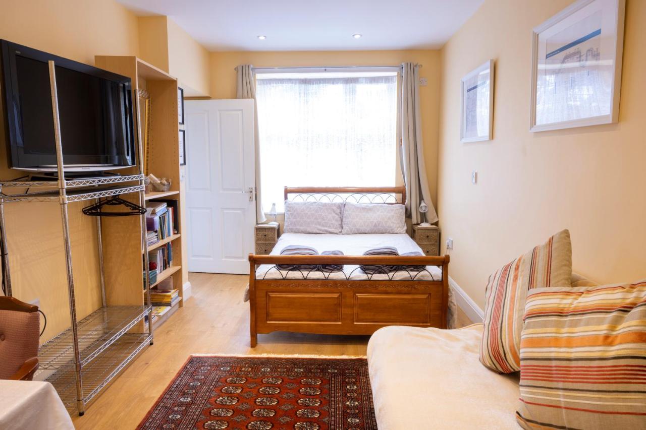 London Vegetarian Smoke & Pet Free En-Suite With Ev Parking エッジウェア エクステリア 写真