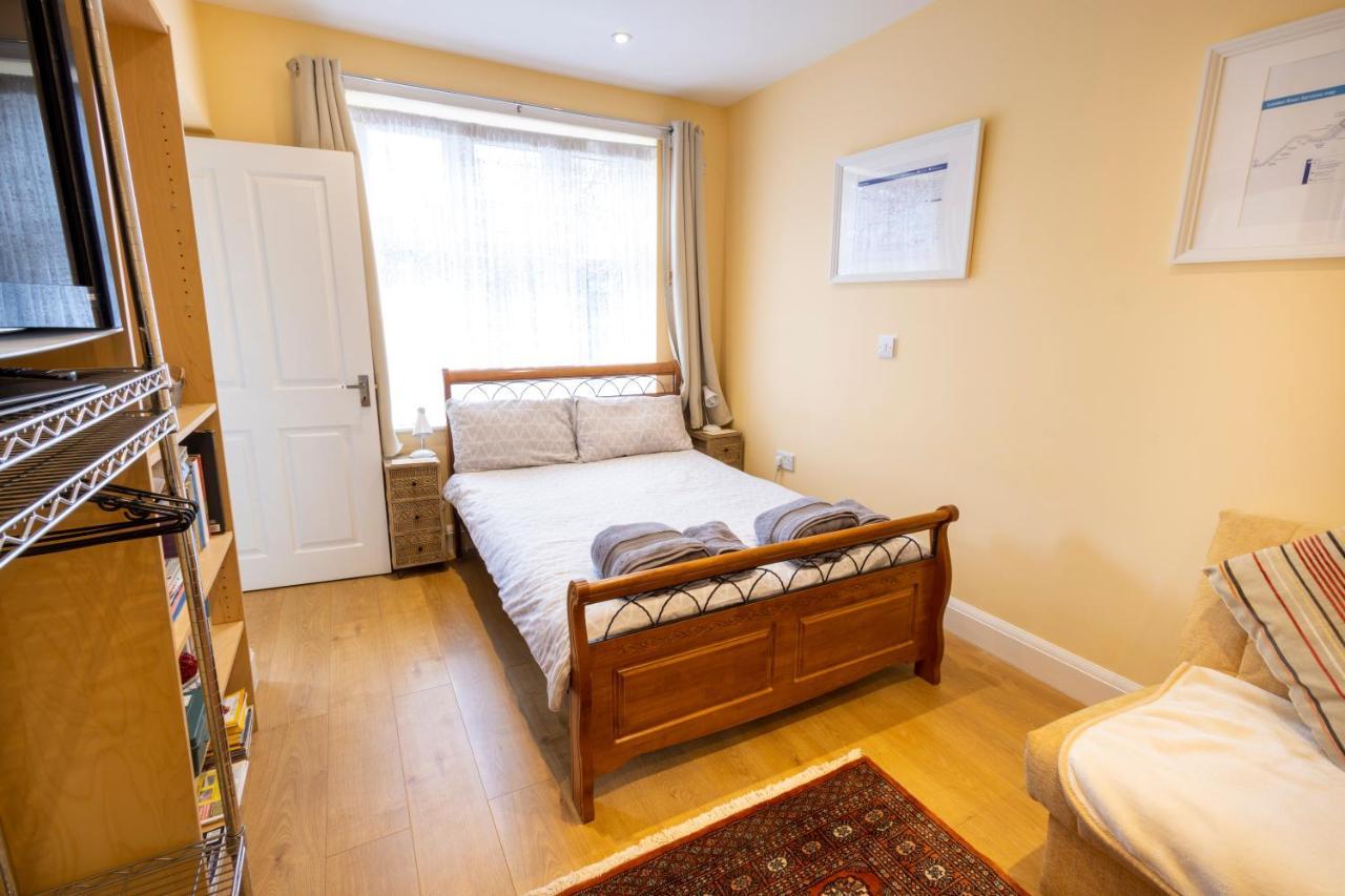London Vegetarian Smoke & Pet Free En-Suite With Ev Parking エッジウェア エクステリア 写真