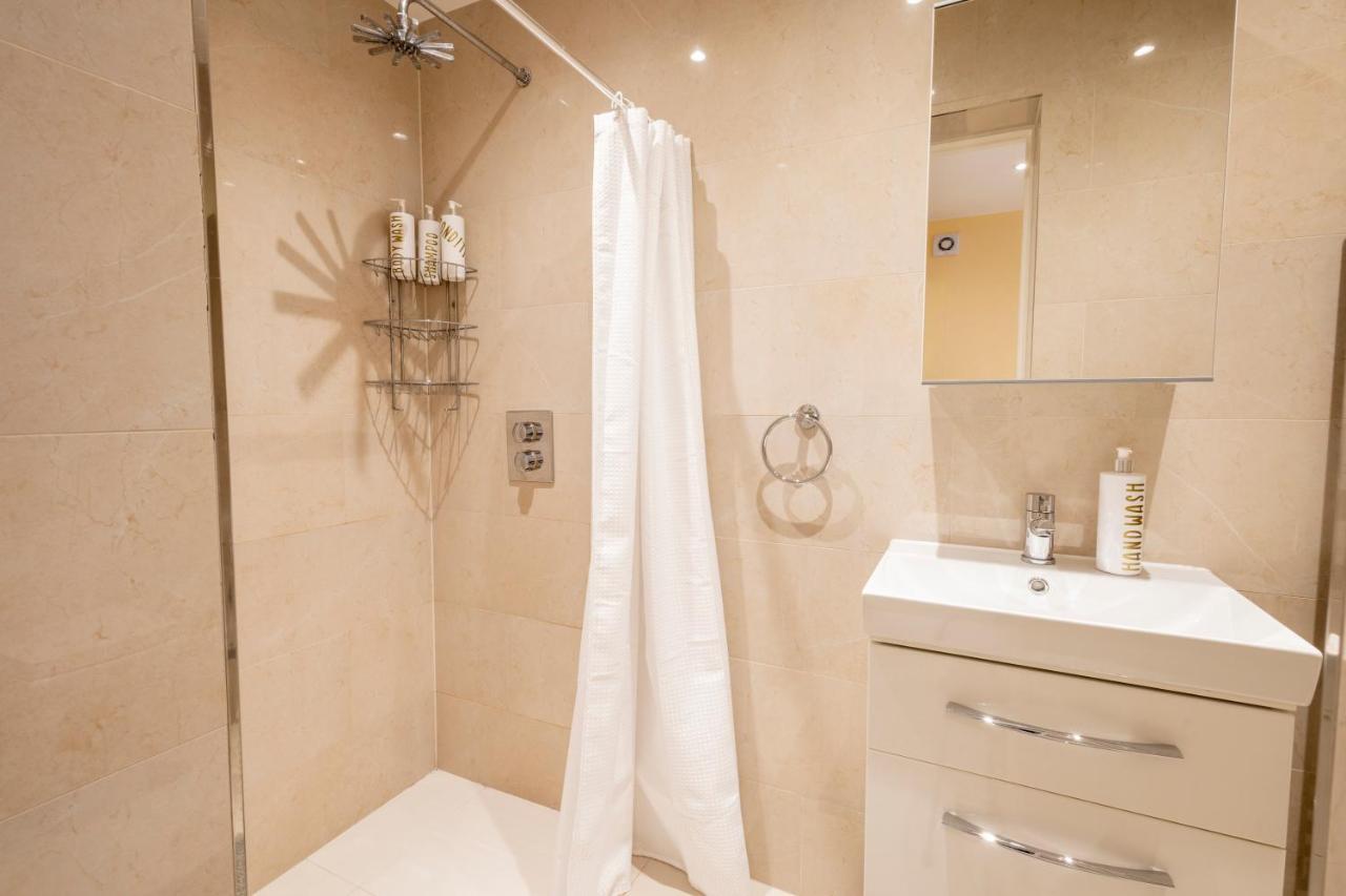 London Vegetarian Smoke & Pet Free En-Suite With Ev Parking エッジウェア エクステリア 写真