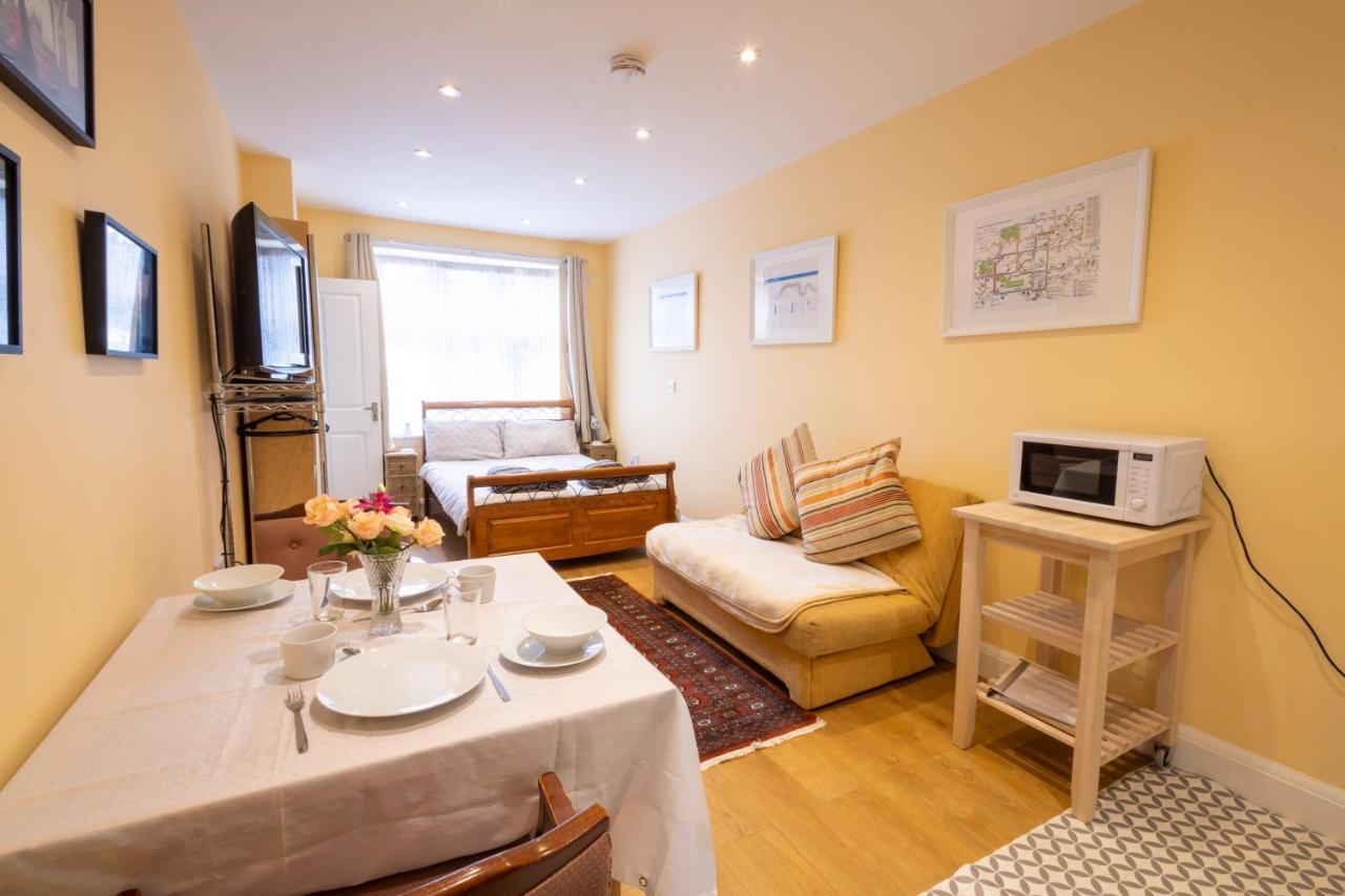 London Vegetarian Smoke & Pet Free En-Suite With Ev Parking エッジウェア エクステリア 写真