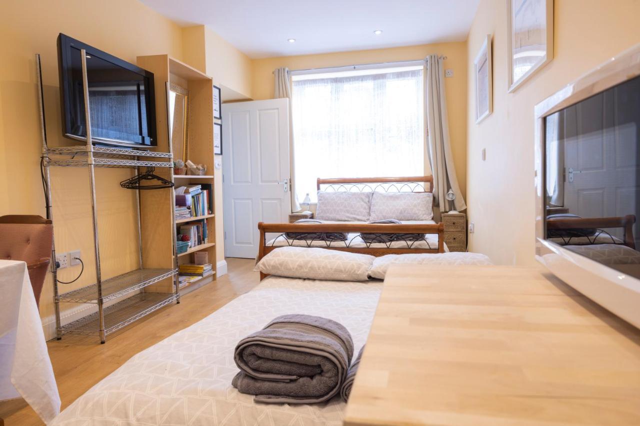 London Vegetarian Smoke & Pet Free En-Suite With Ev Parking エッジウェア エクステリア 写真