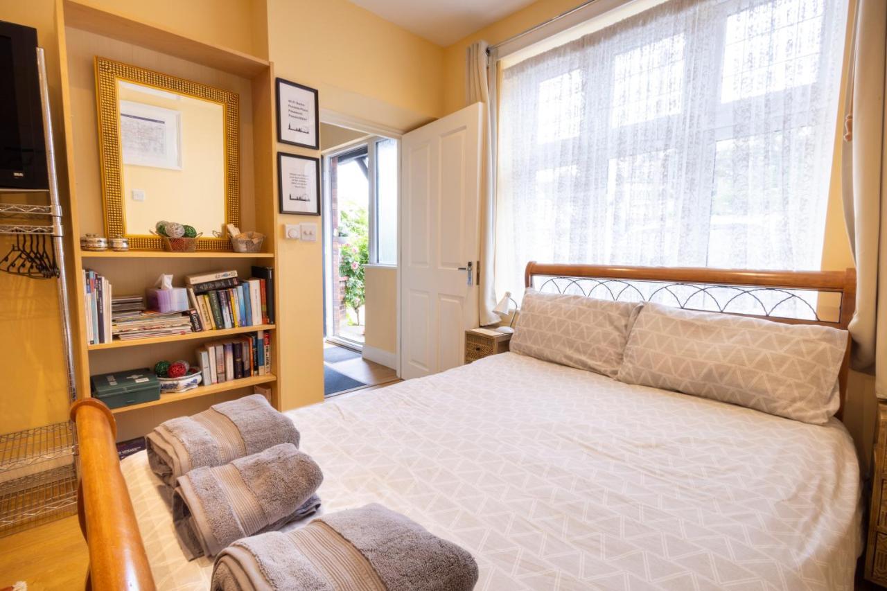 London Vegetarian Smoke & Pet Free En-Suite With Ev Parking エッジウェア エクステリア 写真