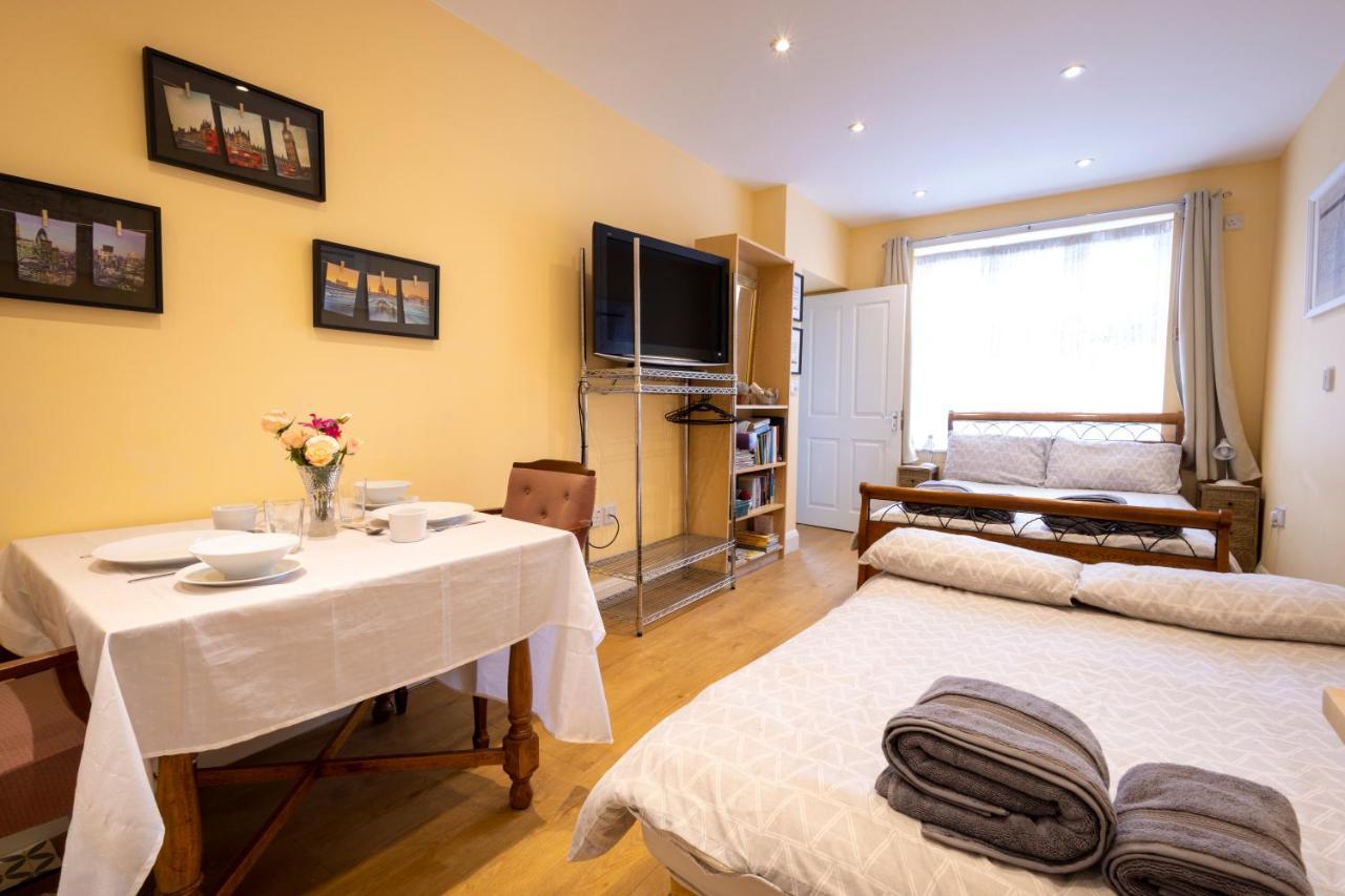 London Vegetarian Smoke & Pet Free En-Suite With Ev Parking エッジウェア エクステリア 写真