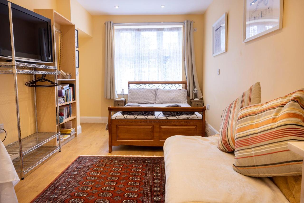 London Vegetarian Smoke & Pet Free En-Suite With Ev Parking エッジウェア エクステリア 写真