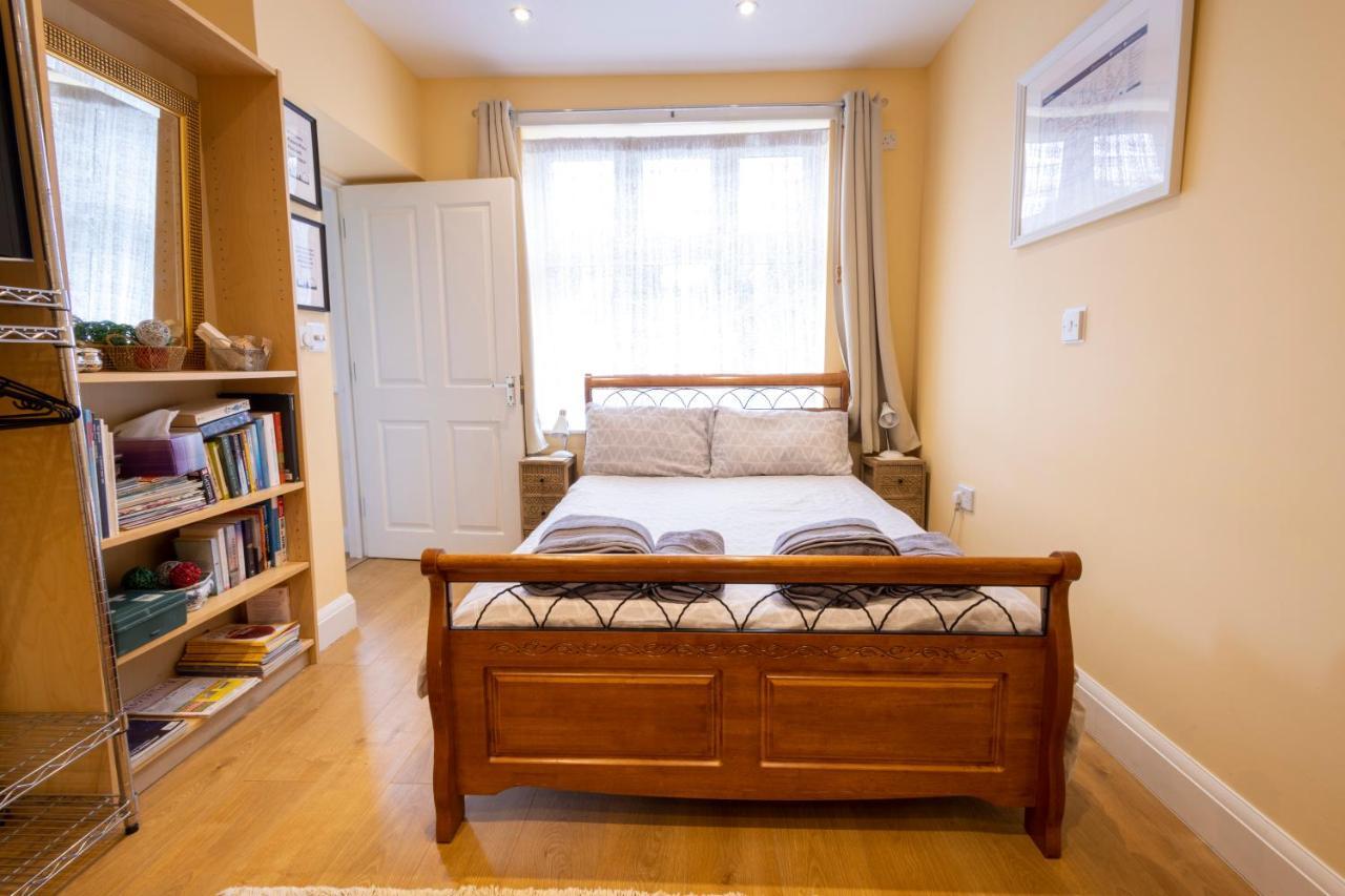 London Vegetarian Smoke & Pet Free En-Suite With Ev Parking エッジウェア エクステリア 写真