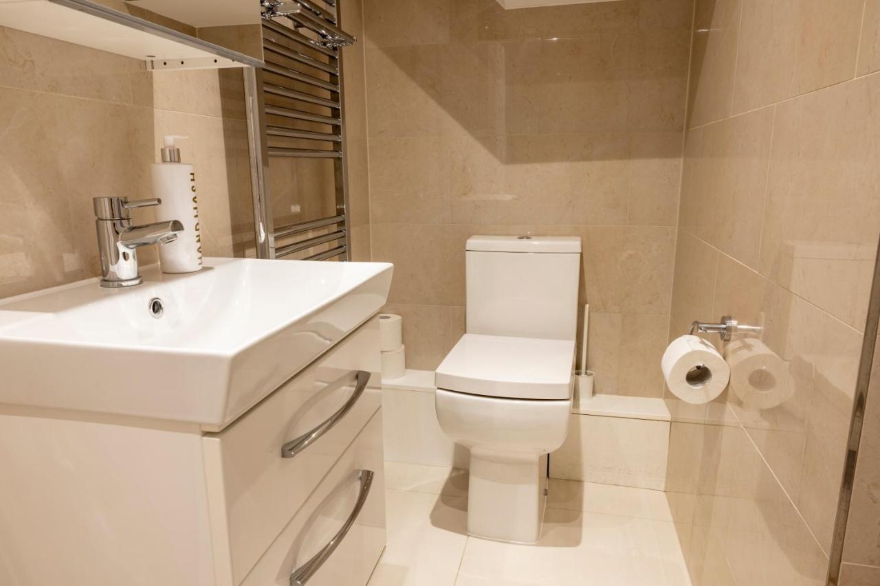 London Vegetarian Smoke & Pet Free En-Suite With Ev Parking エッジウェア エクステリア 写真